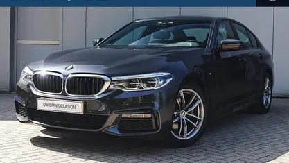 Grijs Gebruikt 2020 BMW 520 Executive Sedan | € 30.950 (Eerlijke prijs)