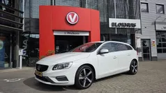 Wit Gebruikt 2016 Volvo V60 R-Design Stationwagen | € 20.690 (Eerlijke prijs)