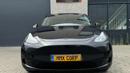 Zwart Gebruikt 2024 Tesla Model Y RWD SUV | € 34.999 (Eerlijke prijs)