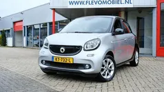 Zwart, metallic lak Gebruikt 2015 Smart ForFour Hatchback | € 9.750 (Eerlijke prijs)