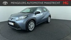 Gebruikt 2025 Toyota Aygo Play Hatchback | € 23.745 (Eerlijke prijs)