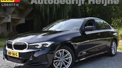 Zwart Gebruikt 2023 BMW 320e Sport Line Sedan | € 31.445 (Super prijs)