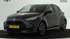 Grijs Gebruikt 2021 Toyota Yaris Hybrid Limited Hatchback | € 21.490 (Eerlijke prijs)