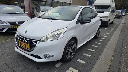 Occasion Peugeot 208 GTi 200 PK (147 kW) 2014 Wit Hatchback