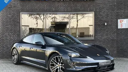Gebruikt 2020 Porsche Taycan 4S Performance Package Sedan | € 54.900 (Goede deal)