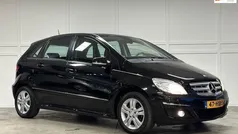 Zwart, metallic lak Gebruikt 2008 Mercedes B150 MPV | € 3.950 (Eerlijke prijs)