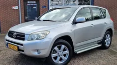 Grijs, metallic lak Gebruikt 2006 Toyota RAV4 Sol SUV | € 7.450 (Eerlijke prijs)