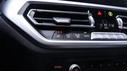 Gebruikt 2020 BMW 330 M Sport Sedan | € 32.900 (Eerlijke prijs)