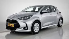 Zilver metallic Gebruikt 2024 Toyota Yaris Active Hatchback | € 23.445 (Eerlijke prijs)