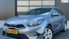 Grijs, metallic lak Gebruikt 2023 Kia Ceed Sportswagon Stationwagen | € 19.695 (Eerlijke prijs)