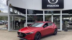 Soul red crystal Nieuw 2025 Mazda 3 Homura-Line Hatchback | € 34.650 (Eerlijke prijs)