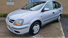 Grijs Gebruikt 2003 Nissan Almera Tino Comfort MPV | € 995 (Goede deal)
