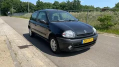 Zwart Gebruikt 1999 Renault Clio II Hatchback | € 1.350 (Eerlijke prijs)