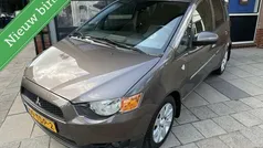 Bruin Gebruikt 2012 Mitsubishi Colt Edition Hatchback | € 7.250 (Eerlijke prijs)