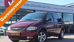 Rood Gebruikt 2002 Chrysler Voyager MPV | € 2.448 (Eerlijke prijs)