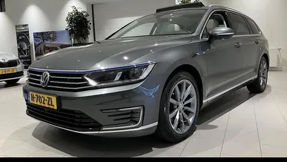 Occasion VW Passat Highline 218 PK (160 kW) 2017 Grijs (metallic) Stationwagen