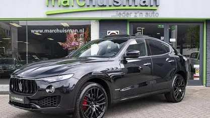 Zwart, metallic lak Occasion 2018 Maserati Levante SUV | € 54.950 (Eerlijke prijs)