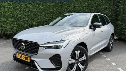 Grijs Occasion 2024 Volvo XC60 Plus SUV | € 51.950 (Eerlijke prijs)