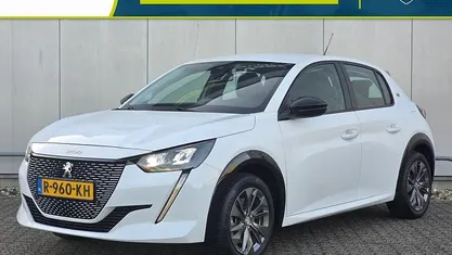 Gebruikt 2022 Peugeot e-208 Active Hatchback | € 15.935 (Eerlijke prijs)