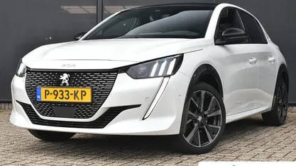 Wit Occasion 2022 Peugeot 208 GT Hatchback | € 18.395 (Eerlijke prijs)