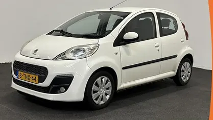 Occasion Peugeot 107 Active 68 PK (50 kW) 2014 Wit Hatchback
