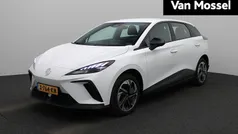 Wit Gebruikt 2023 MG MG4 EV Hatchback | € 18.900 (Eerlijke prijs)
