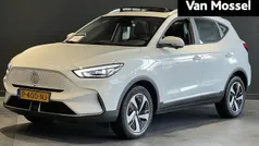 Wit Gebruikt 2022 MG ZS Luxury Sedan | € 19.444 (Eerlijke prijs)