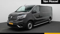 Midnightzwart d68 Gebruikt 2023 Renault Trafic Komfort Van | € 22.430 (Goede deal)