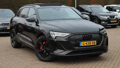Zwart (metallic) Occasion 2019 Audi e-tron S-Line SUV | € 24.900 (Eerlijke prijs)