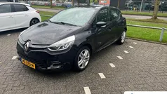 Zwart Gebruikt 2017 Renault Clio IV Zen Hatchback | € 10.395 (Eerlijke prijs)