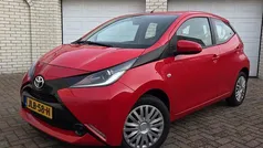 Gebruikt 2015 Toyota Aygo X-play Hatchback | € 7.450 (Goede deal)