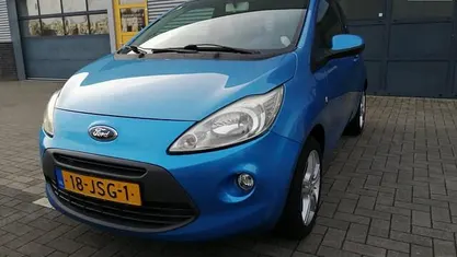 Blauw (metallic) Gebruikt 2009 Ford Ka Titanium Hatchback | € 2.450 (Eerlijke prijs)