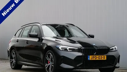 Gebruikt 2025 BMW 330e M Sport Stationwagen | € 54.950 (Eerlijke prijs)