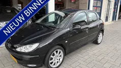 Zwart Gebruikt 2004 Peugeot 206 Hatchback | € 1.399 (Eerlijke prijs)