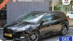 Zwart Gebruikt 2018 Ford Focus ST-Line Stationwagen | € 13.445 (Super prijs)