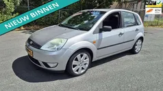 Grijs Gebruikt 2004 Ford Fiesta Futura Hatchback | € 999 (Goede deal)