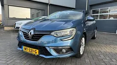 Blauw Gebruikt 2017 Renault Mégane IV Zen Hatchback | € 11.650 (Eerlijke prijs)