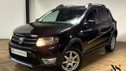 Occasion Dacia Sandero Stepway Ambiance 90 PK (66 kW) 2013 Zwart Hatchback