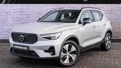 Grijs Gebruikt 2024 Volvo XC40 Plus SUV | € 40.894 (Eerlijke prijs)