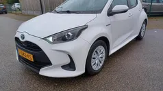 Wit Gebruikt 2021 Toyota Yaris Active Hatchback | € 17.950 (Eerlijke prijs)