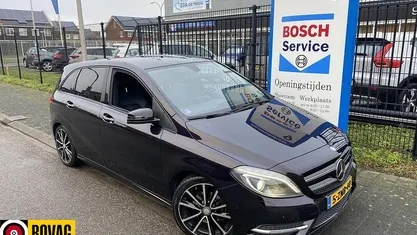 Gebruikt 2015 Mercedes B180 Ambition MPV | € 13.635 (Eerlijke prijs)
