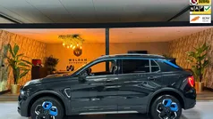 Zwart, metallic lak Gebruikt 2021 Lynk & Co 01 SUV | € 22.990 (Eerlijke prijs)
