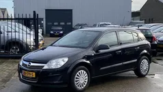 Zwart, metallic lak Gebruikt 2009 Opel Astra Selection Stationwagen | € 1.995 (Eerlijke prijs)