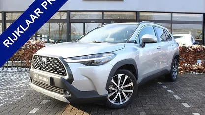 Zilver (metallic) Occasion 2024 Toyota Corolla Cross Plus SUV | € 34.950 (Eerlijke prijs)