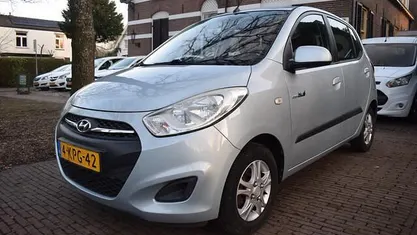 Grijs (metallic) Occasion 2013 Hyundai i10 Hatchback | € 4.450 (Eerlijke prijs)