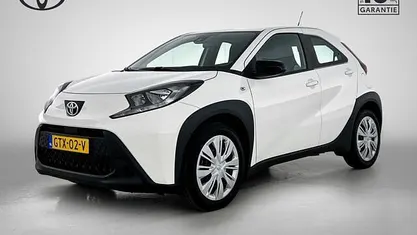 Wit Occasion 2025 Toyota Aygo X Play SUV | € 18.745 (Goede deal)