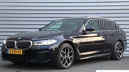 Occasion 2023 BMW 530e Executive Stationwagen | € 43.895 (Eerlijke prijs)