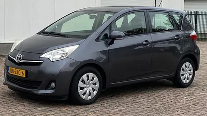 Occasion Toyota Verso-S 99 PK (72 kW) 2012 Grijs MPV
