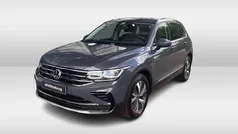 Grijs Gebruikt 2021 VW Tiguan Life SUV | € 33.950 (Eerlijke prijs)