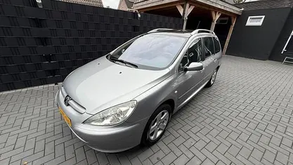 Grijs Gebruikt 2004 Peugeot 307 Stationwagen | € 1.750 (Eerlijke prijs)